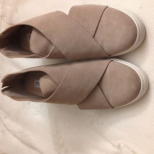 Steve Madden Vander hidden wedge beige sneaker shoes 8.5 leather upper suede